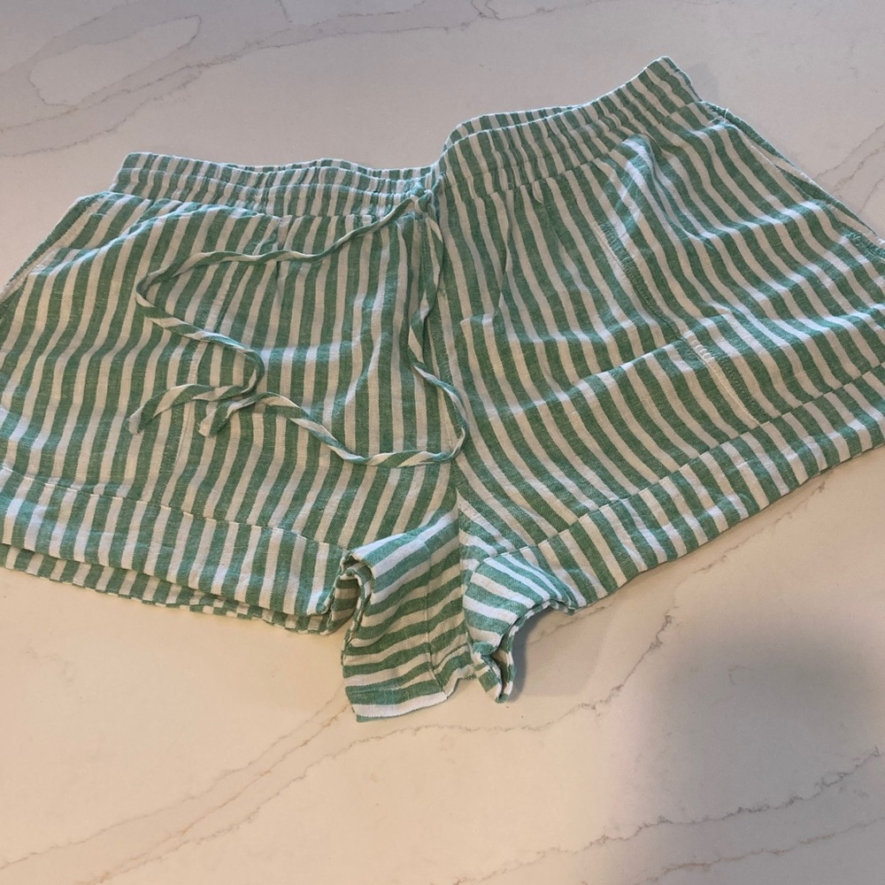 Universal Thread NWOT SHORTS - Picture 2 of 7